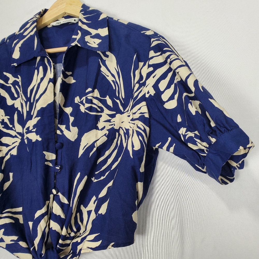 Zara Blue & Ivory Printed Cropped V Neck Button Down Knot Shortsleeve Top Size M - Picture 3 of 12